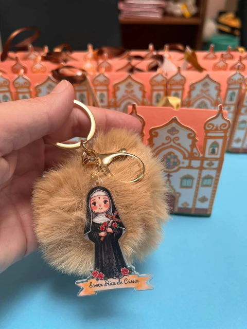 Chaveiro de Pompom Santa Rita de Cássia + Caixinha Igreja