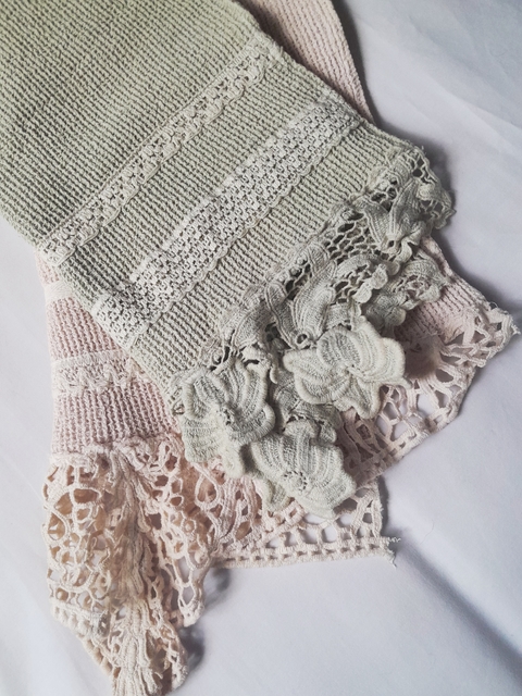 Paño textil Elena con puntilla verde seco