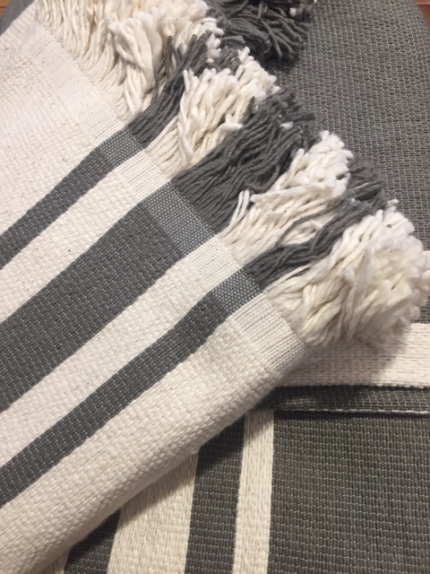 Manta Stripe rústica crudo y gris