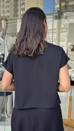 Blusa Camila Preta na internet