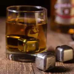Imagen de Cubos De Hielo Para Whiskey Metálicos Piedras Para Enfriar- Vacu Vin Holanda