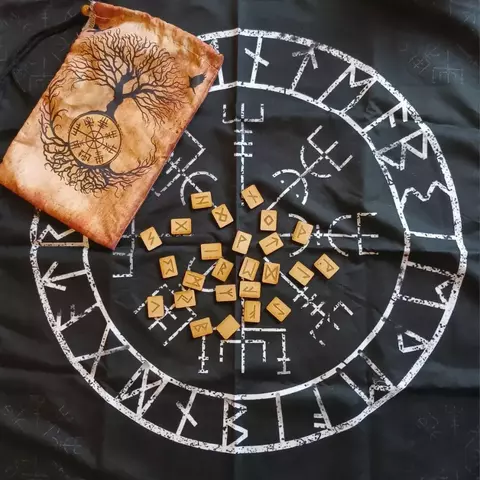 Runas - comprar online