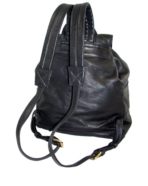 Mochila cuero con solapa, 4 bolsillos externos. Gran capacidad. A-518 - online store