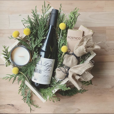 Set de Vino Orgánico, Eco Vela y Chocolates – Un Regalo de Placer y Sostenibilidad