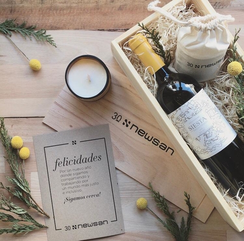 Set de vino orgánico con eco vela para Newsan