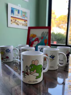 DOIS LIVROS E UMA CANECA DOS PERSONAGENS OS PINGOS - Os Pingos  de Mary e Eliardo França - Loja Virtual