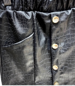 Pollera con bolsillos simil cuero - comprar online