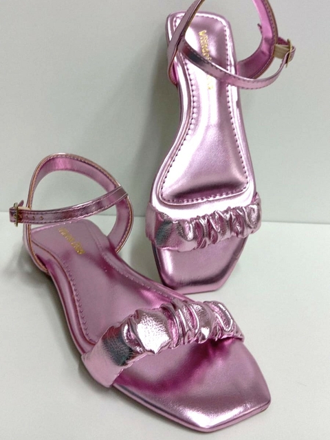Vithoria Dias 24 - Sthé - Sandália Rasteira Feminina Rosa Metalizada - D531RO