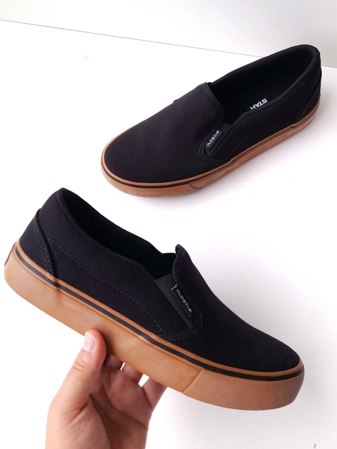 Old Star 24 - Super - Tênis Slip On Iate Preto Sola Caramelo - RH387CPT