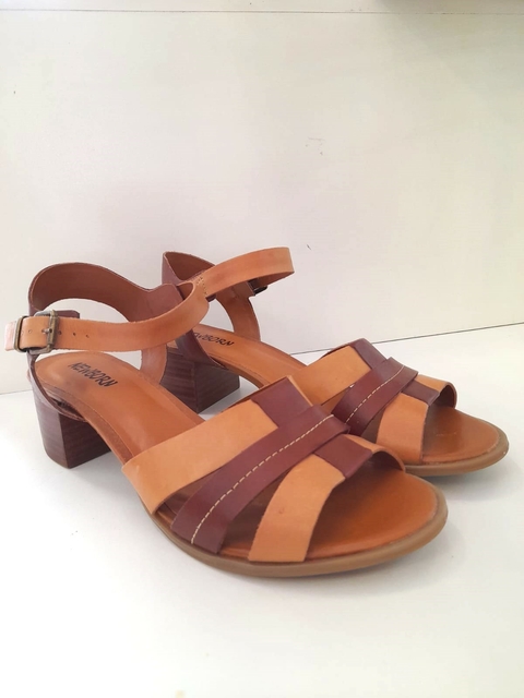 Newborn 24 - Carlota - Sandália de Couro Legítimo com Salto Bloco Marrom - 8006MA - comprar online