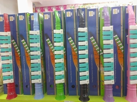 MELODICA CON TECLAS