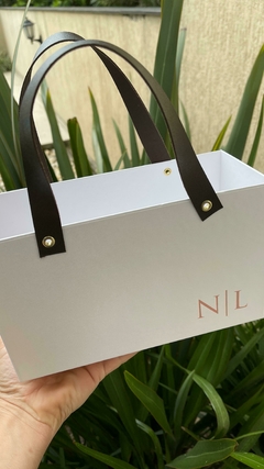 Caixa Sacola Nadia e Luan na internet