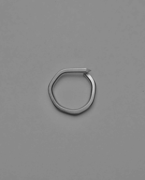 Anel Facetado Versão Reto"