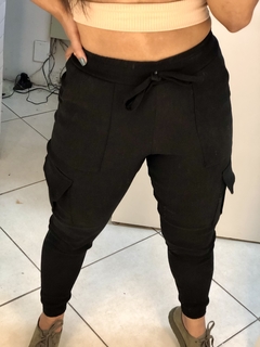 calça jogger cargo preta