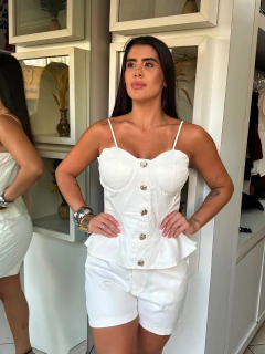 conjunto de short com blusa em alfaiataria