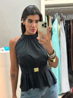 blusa em suplex detalhe dourado na cintura na internet