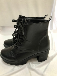 Imagem do bota cano curto preta