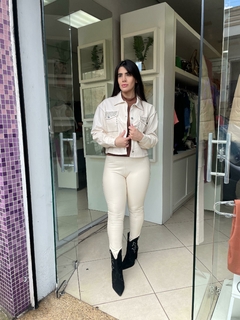 Jaqueta em courino com pedrarias