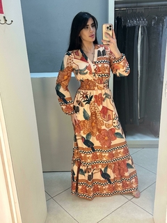 Vestido longo estampado e manga comprida