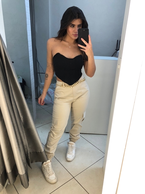 calça jogger bolso cargo caqui