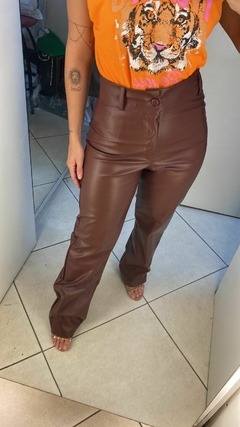 Calça em couro ecológico marrom - comprar online
