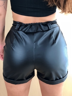 short em couro ecologico preto - comprar online