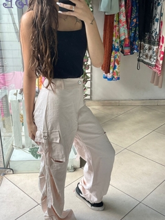 Imagem do Calça cargo com abertura na perna