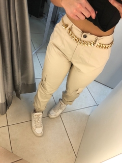 calça jogger bolso cargo caqui