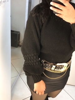 Blusa de tricot preta detalhes na manga - comprar online