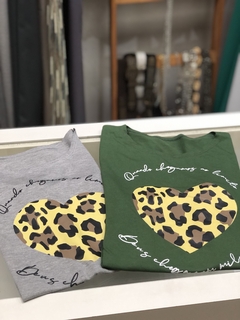 t-shirt coração na internet