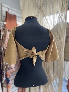 Cropped em linho com amarração atrás liso na frente - comprar online