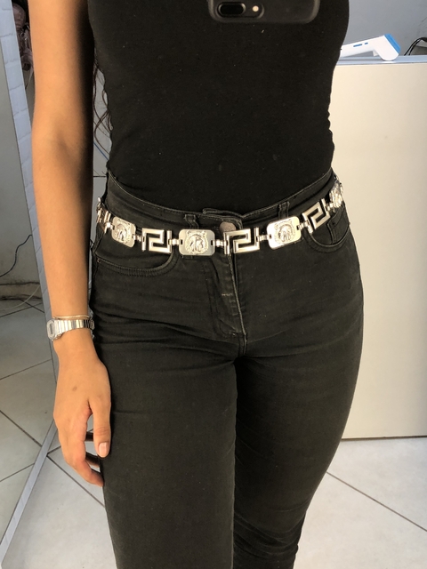 Cinto prata com medalha de onça - comprar online