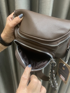 Bolsa marrom na internet