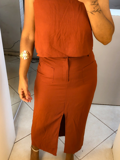 Conjunto saia midi e cropped em linho na internet