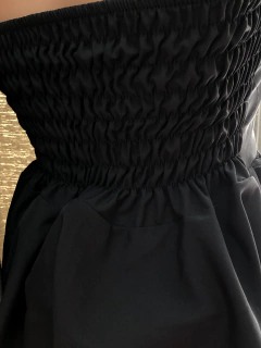 Imagem do cropped tomara que caia lastex nas costas preto