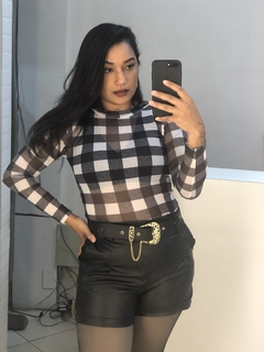Short preto em couro ecológico com cinto - comprar online