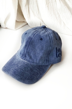 GORRA DE GABARDINA GASTADA AZUL