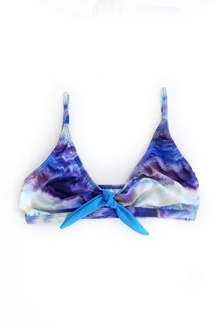 CORPIÑO TOP DEPORTIVO CON NUDO BATIK - comprar online