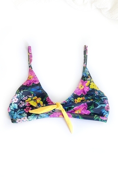CORPIÑO TOP DEPORTIVO CON NUDO MARGARITA - comprar online