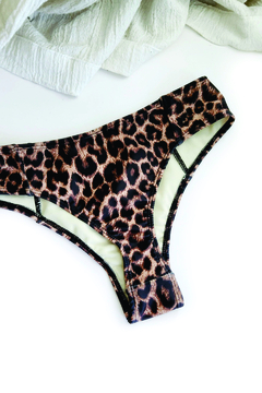 BOMBACHA MEDIA COLA CON RECORTES NEW ANIMAL PRINT en internet