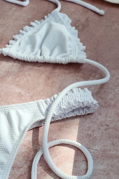 CORPIÑO TRIANGULO CON VOLADITOS TEXTURA MARRUECOS BLANCO - comprar online