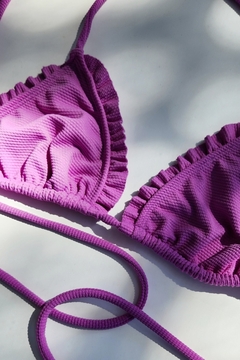 CORPIÑO TRIANGULO CON VOLADITOS TEXTURA MARRUECOS MAGENTA