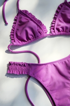 CORPIÑO TRIANGULO CON VOLADITOS TEXTURA MARRUECOS MAGENTA - comprar online