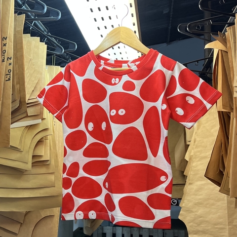 Remera PIEDRAS Rojo MC - comprar online