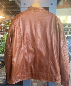 CAMPERA CUERO LUPE CALABRIA C/ PROTECCION MARRON - comprar online