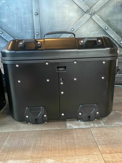 BAÚLES LATERALES GIVI DOLOMITI 36L - comprar online