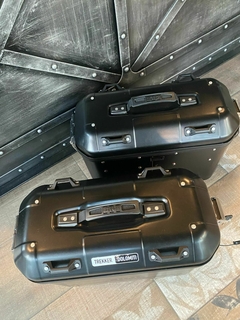 BAÚLES LATERALES GIVI DOLOMITI 36L en internet