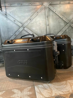BAÚLES LATERALES GIVI DOLOMITI 36L en internet