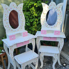 Tocadores infantiles decorados con banquito y luces LED - comprar online