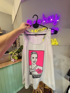 Musculosa Evita en internet